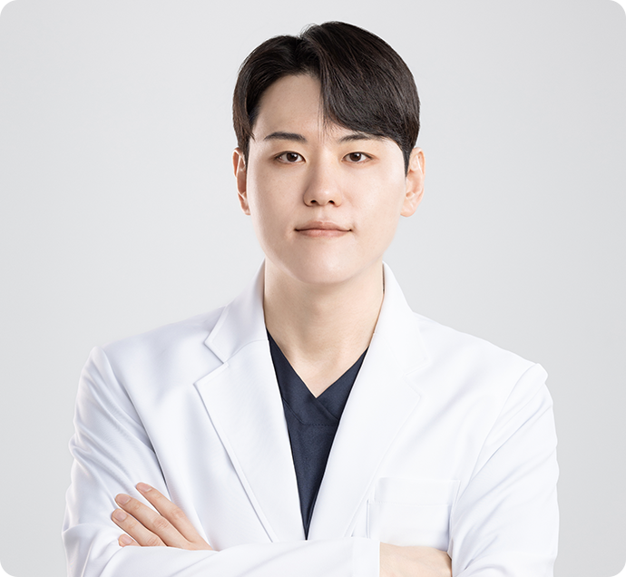 강남초이스의원 원장님 사진