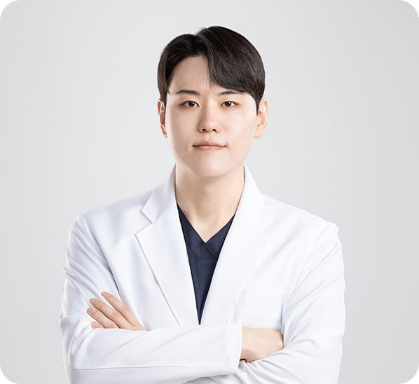 강남초이스의원 원장님 사진